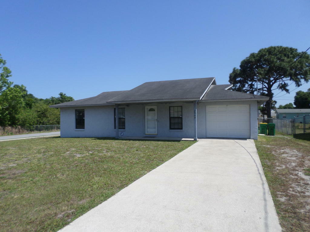 Property Photo:  2949 Carver Street  FL 32754 