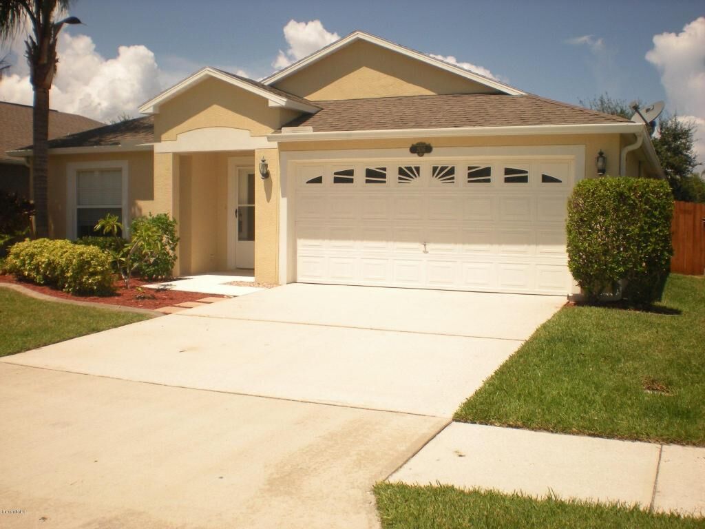 Property Photo: 2136 Deercroft Drive FL 32940