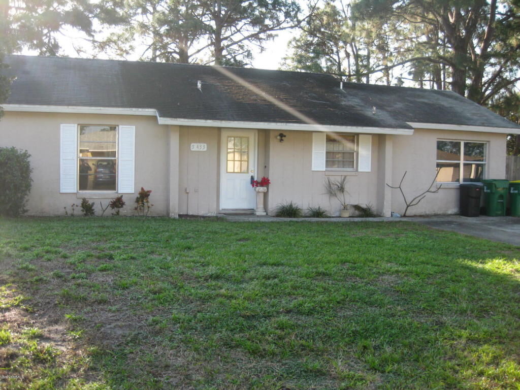 Property Photo: 5433 Jamaica Road FL 32927