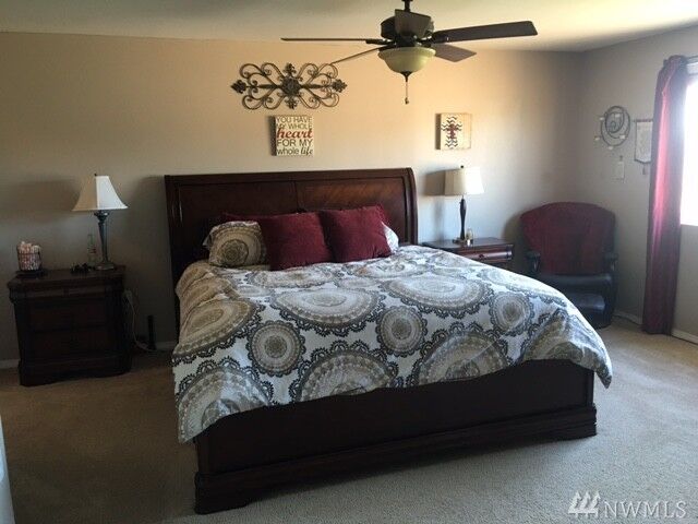 Property Photo:  1412 S Cougar Dr  WA 98837 