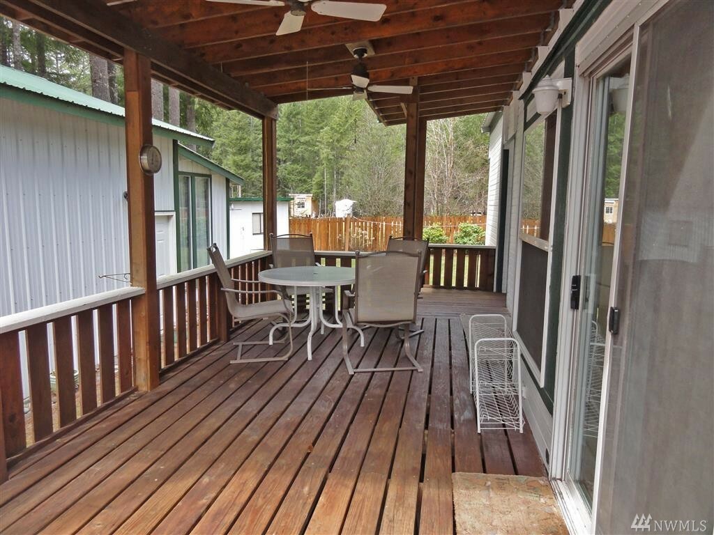 Property Photo:  113 Maple Place  WA 98361 