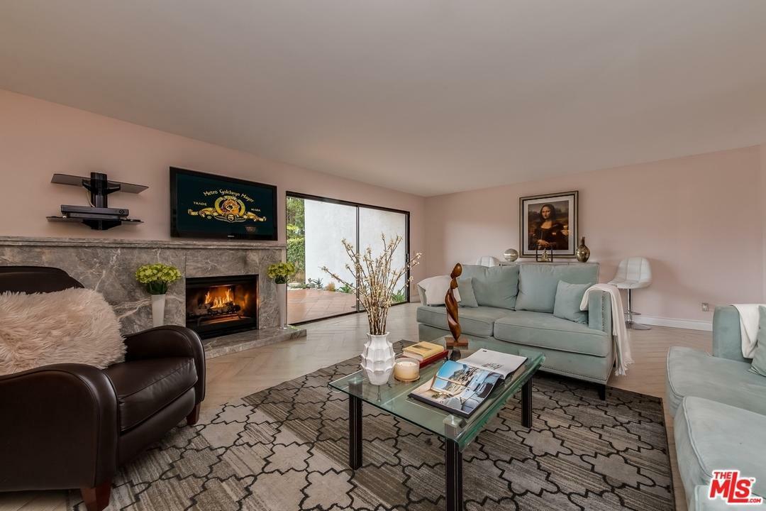 2624 Claray Dr  Los Angeles CA 90077 photo