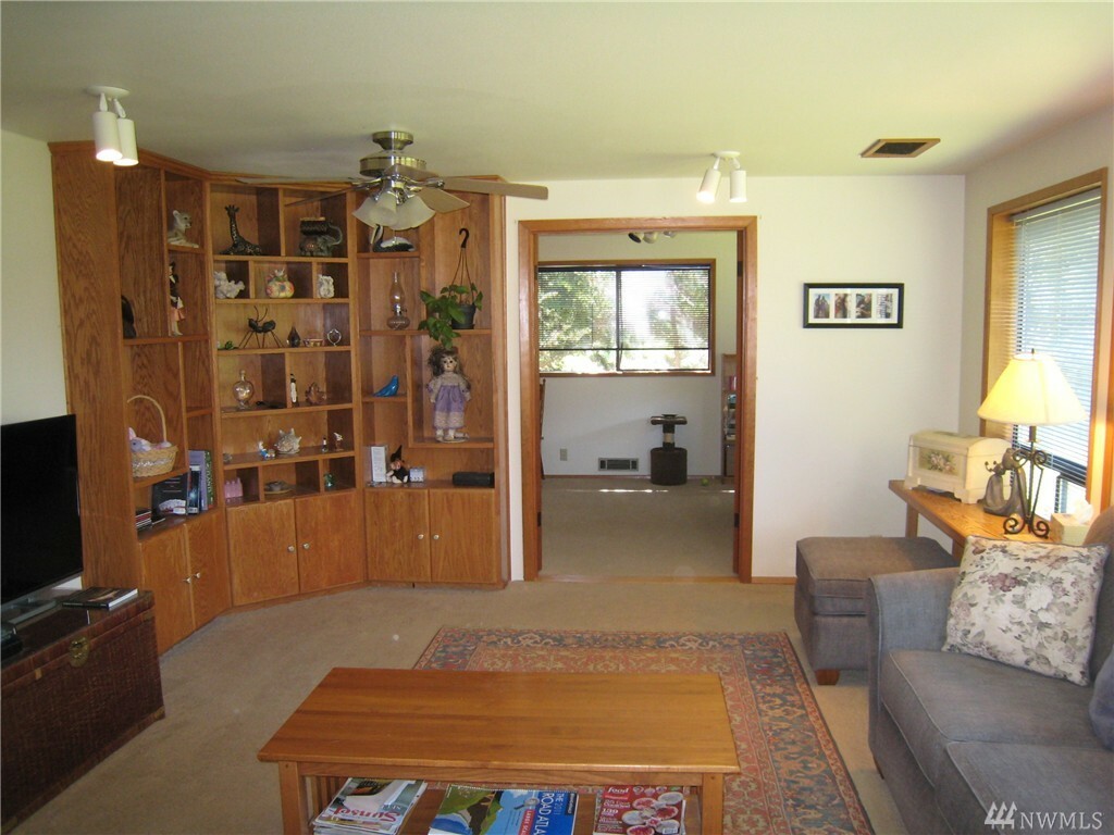 Property Photo:  3862 Levitt St  WA 98226 