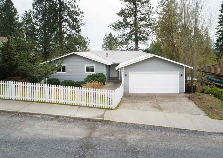 2609 W Dell Dr  Spokane WA 99208 photo