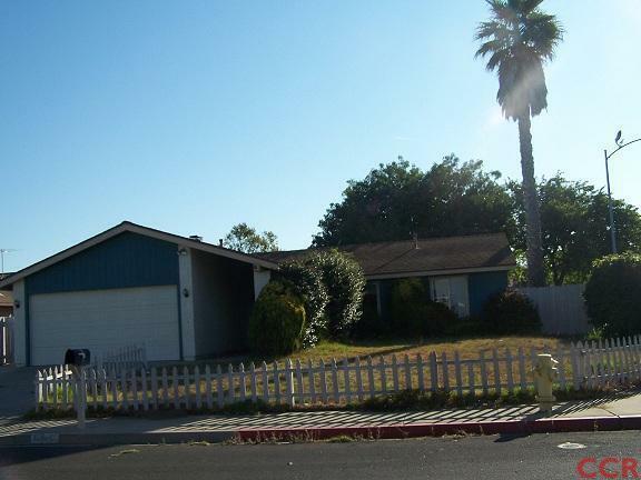 Property Photo: 1216 N 3rd Street CA 93436