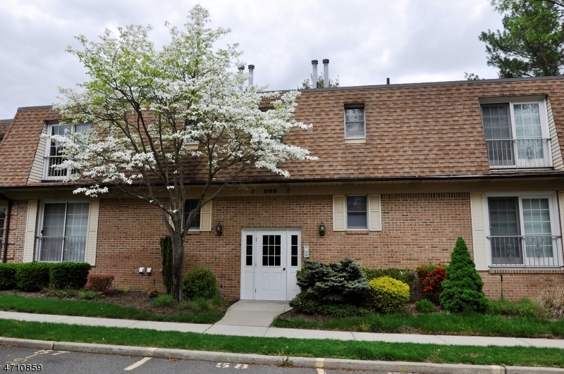 Property Photo:  259 Collignon Way, Apt 5B  NJ 07675 