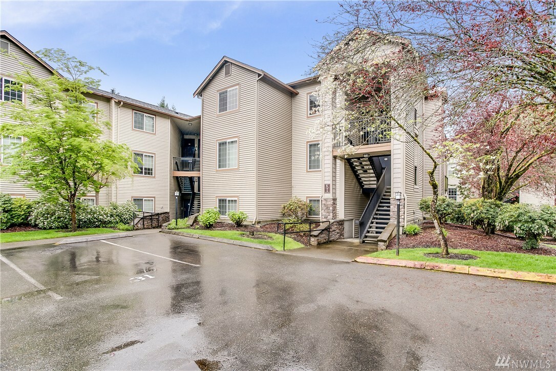 Property Photo:  25025 SE Klahanie Blvd K305  WA 98029 