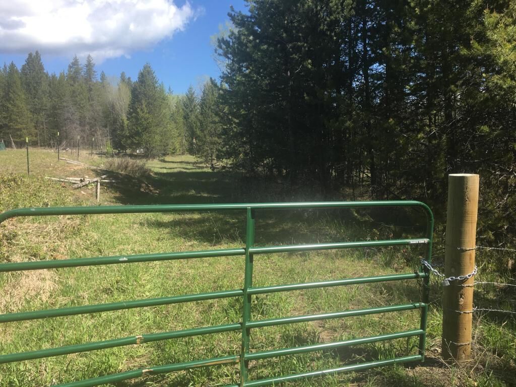 Property Photo:  1554 S Basin Rd  WA 99114 