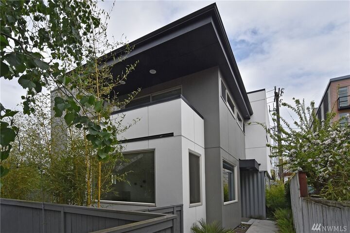 2114 1st Ave W  Seattle WA 98119 photo