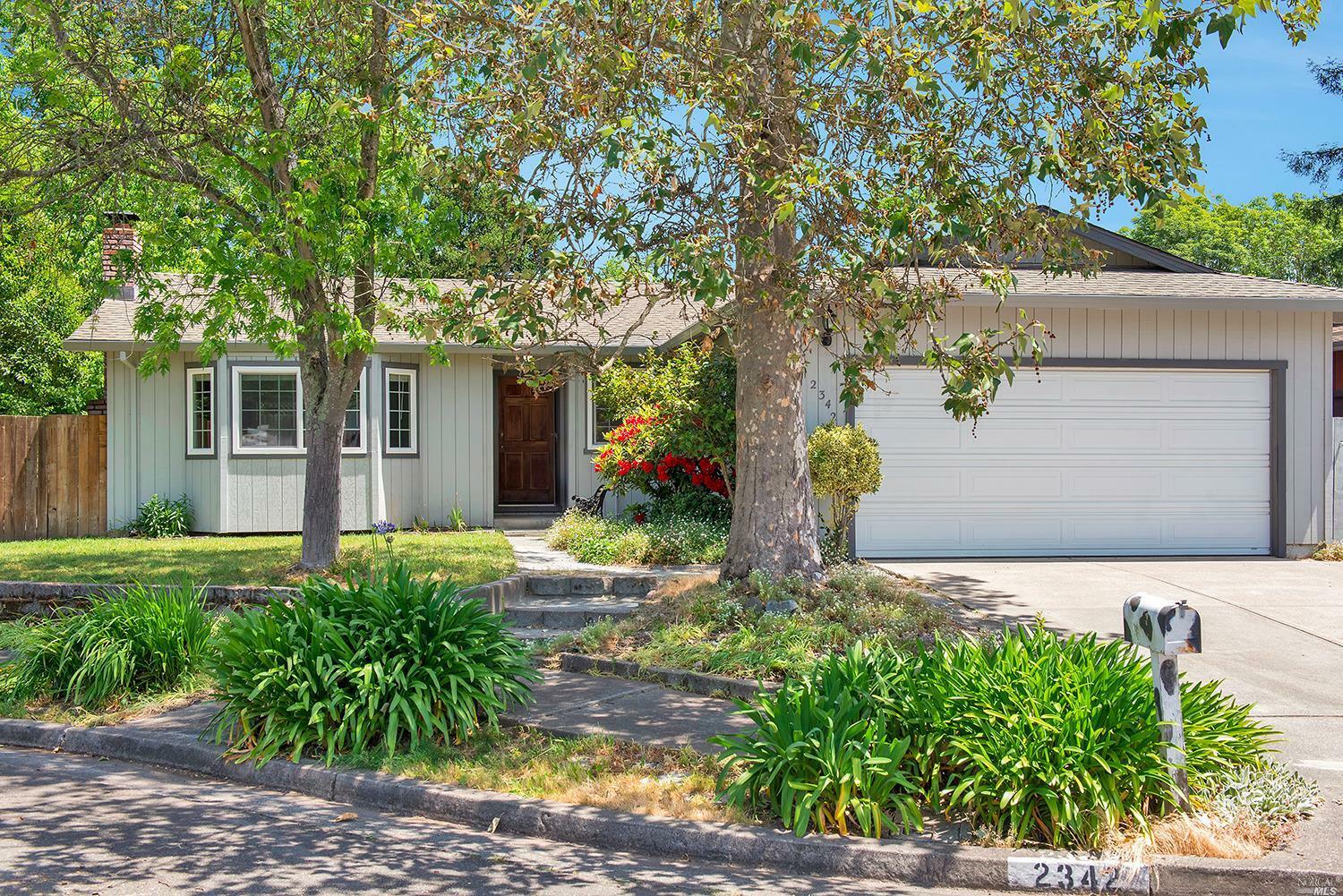 2342 Baggett Court  Santa Rosa CA 95401 photo