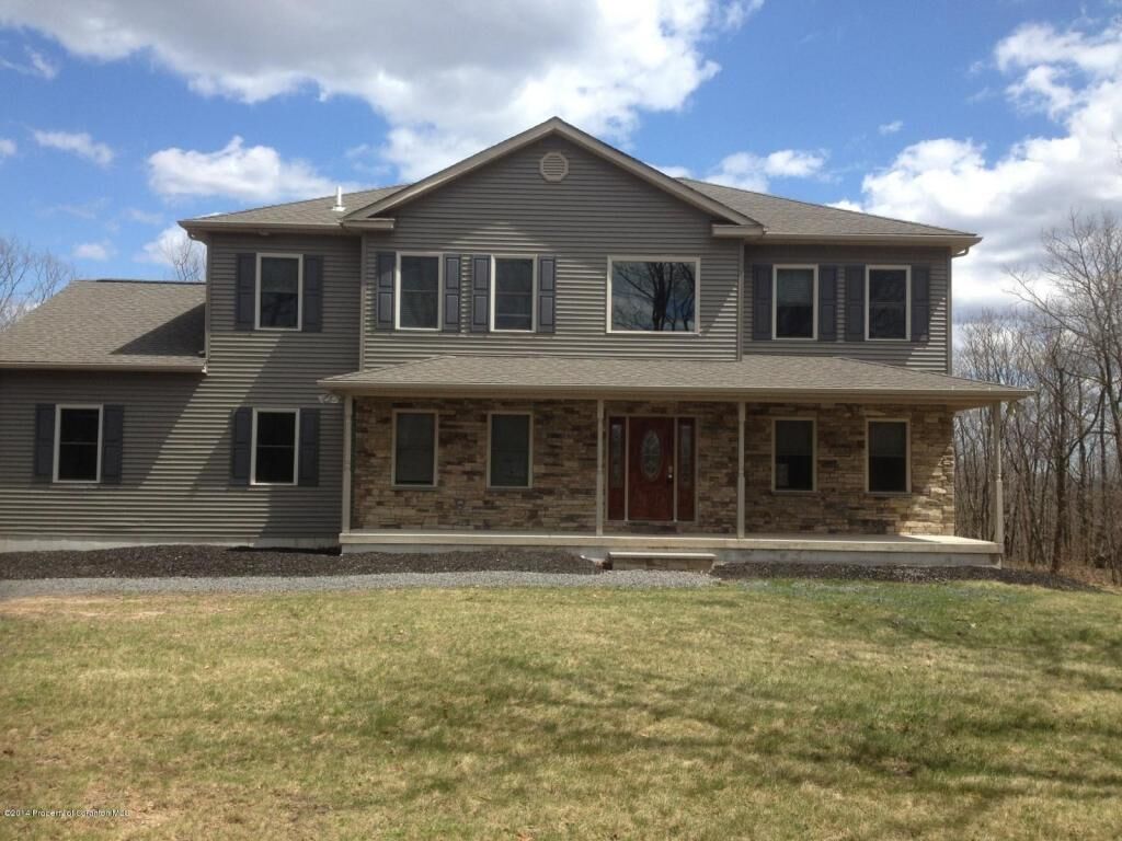 Property Photo:  105 Devonshire Drive  PA 18444 
