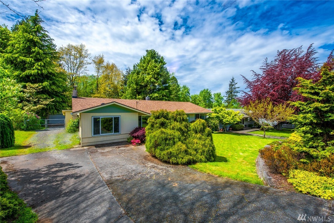 Property Photo:  4106 R Ave  WA 98221 