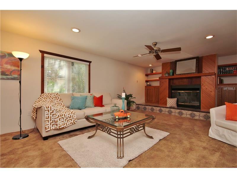 Property Photo:  2432 Anastasia Way S  FL 33712 