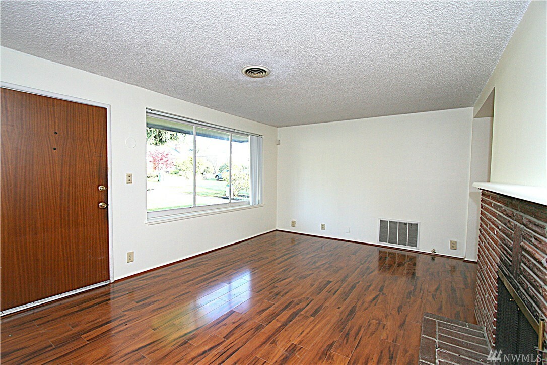 Property Photo:  3233 NE 87th St  WA 98115 