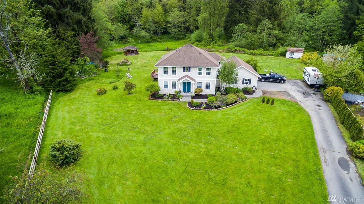 Property Photo: 1721 Creswell Rd WA 98290