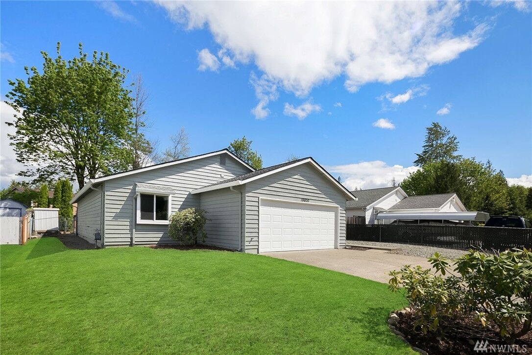 Property Photo:  19800 SE 263rd Place  WA 98042 