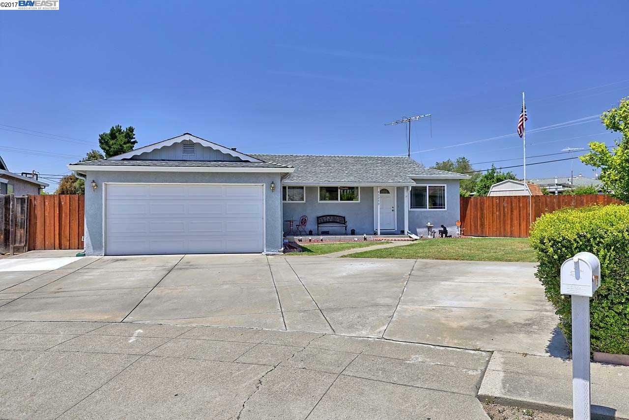 Property Photo:  43249 Arkwood St  CA 94538 