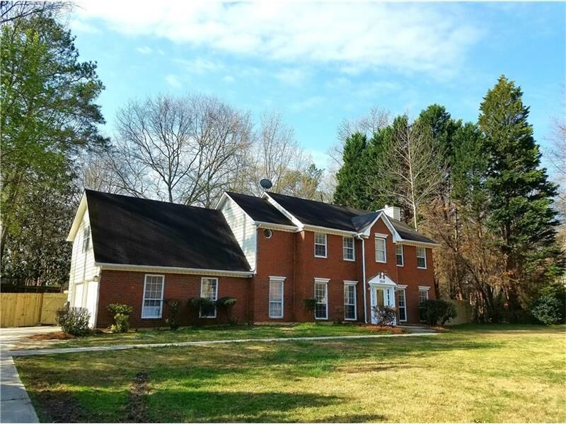 Property Photo: 2818 Brookwest Drive SW 30064