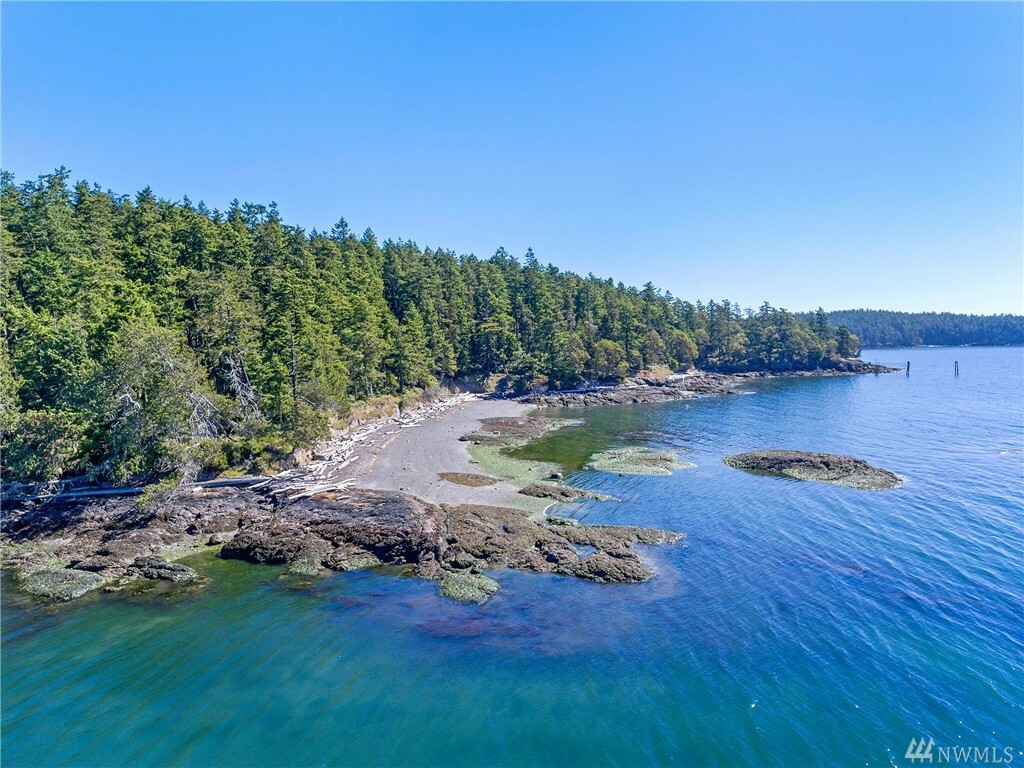 Property Photo:  821 Squaw Bay Rd  WA 98286 