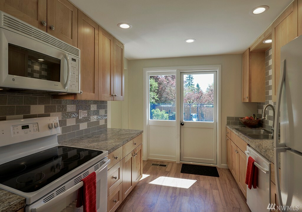 Property Photo: 17630 42nd Ave S WA 98188