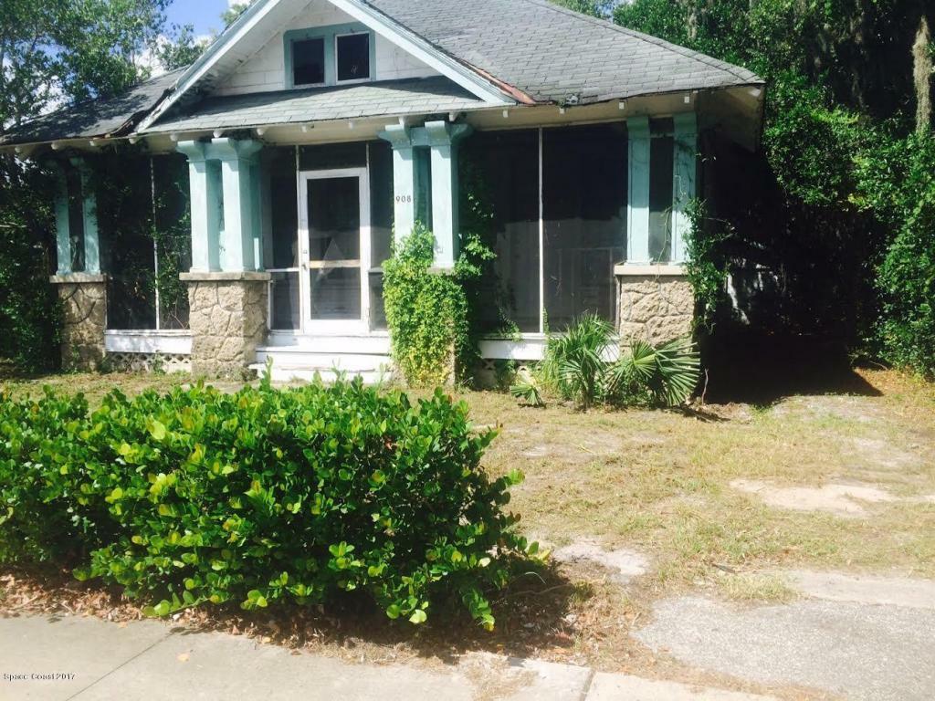 Property Photo:  908 S Washington Avenue S  FL 32780 