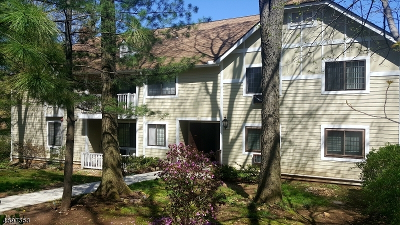 Property Photo:  6 Foxwood Dr 6F  NJ 07950 