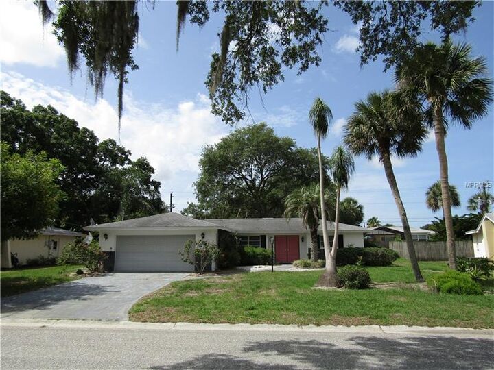 Property Photo: 371 Dorchester Drive FL 34293