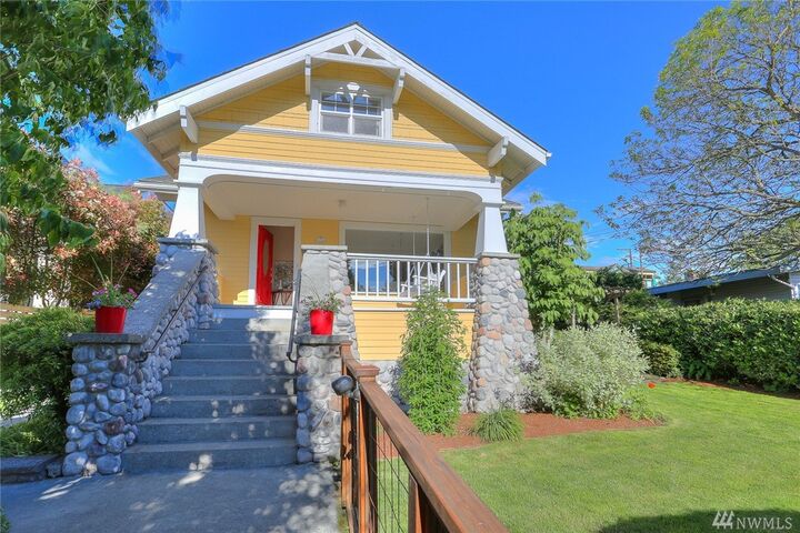 10716 Palatine Ave N  Seattle WA 98133 photo