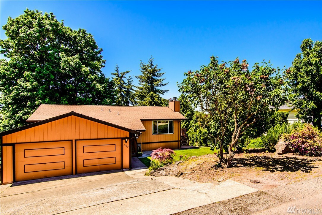 Property Photo:  503 22nd Av Ct  WA 98354 