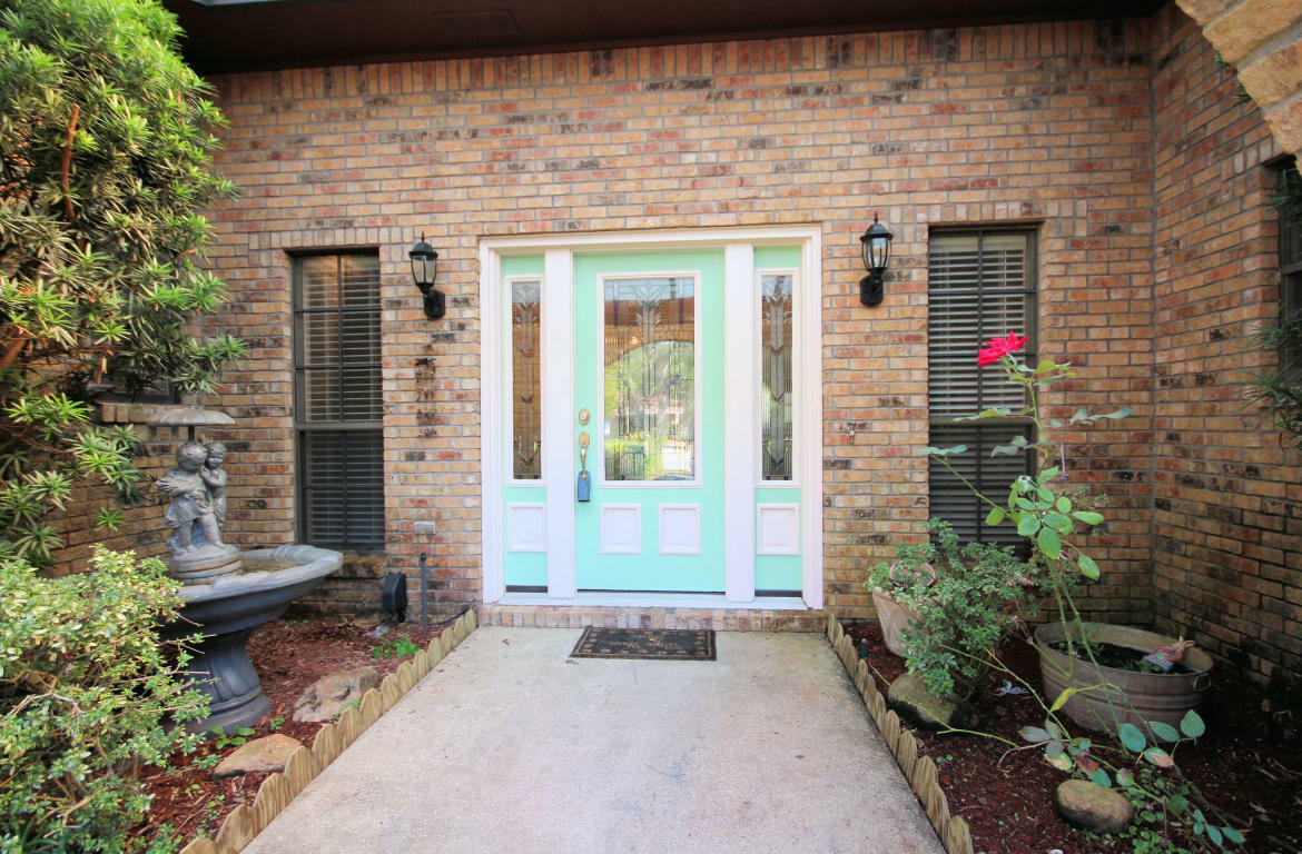 Property Photo: 2 Davis Court FL 32579