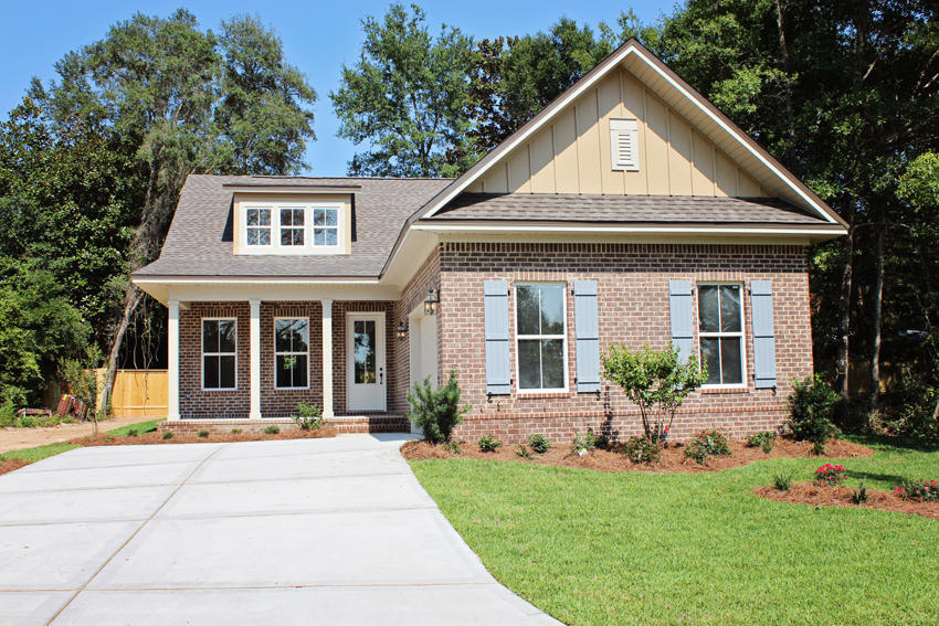 Property Photo: 1983 Hattie Mae Lane FL 32578
