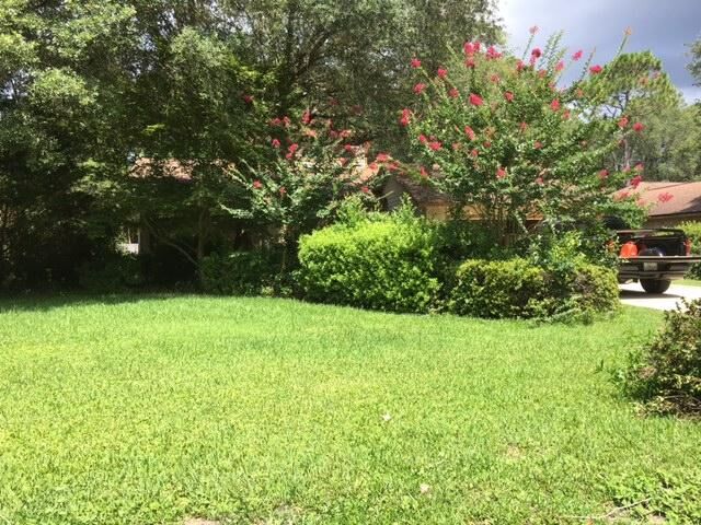 Property Photo:  1208 Whitewood Way  FL 32578 