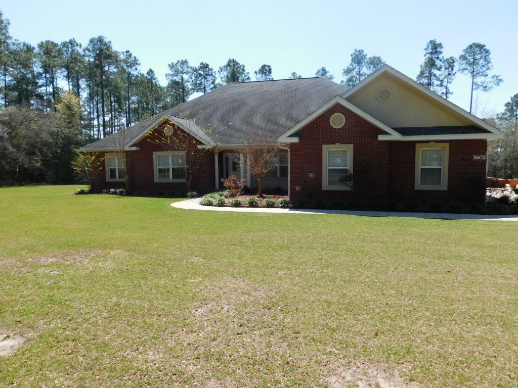 Property Photo: 3602 Buckhorn Drive FL 32539