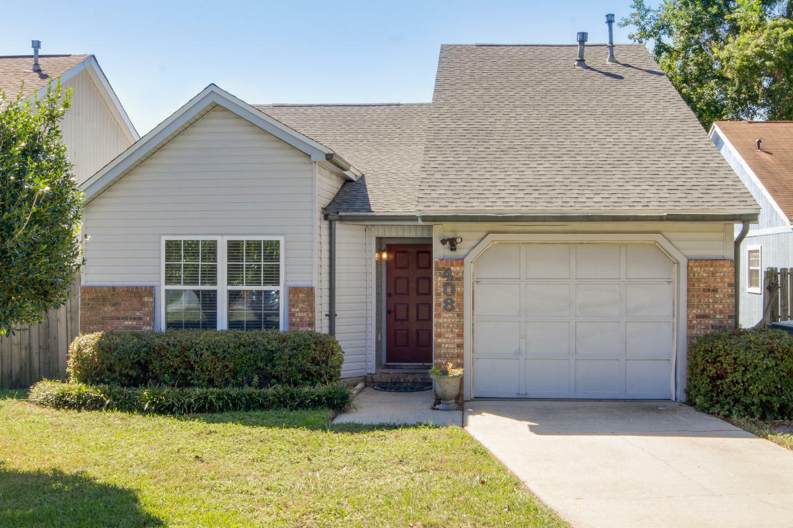Property Photo: 408 NW Adam Street FL 32548