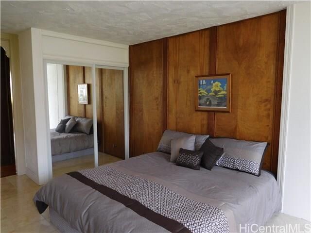 425 Ena Road 705A  Honolulu HI 96815 photo