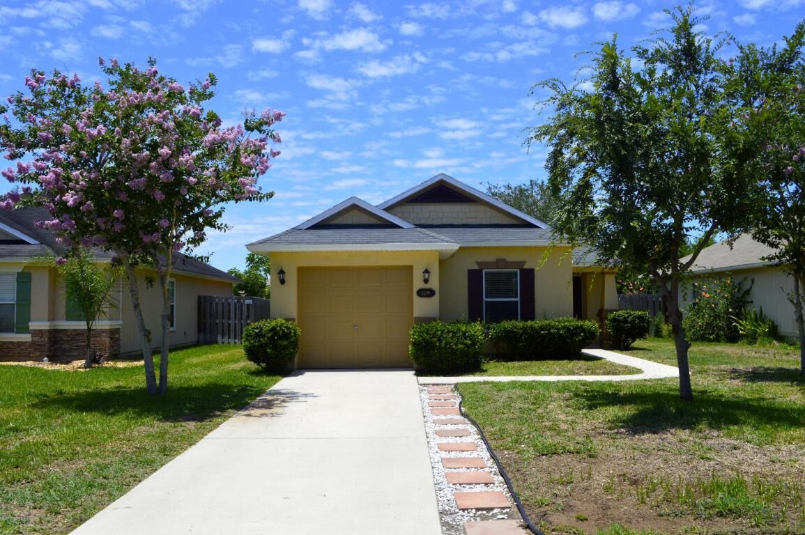 Property Photo:  109 Buck Run Way  FL 32092 