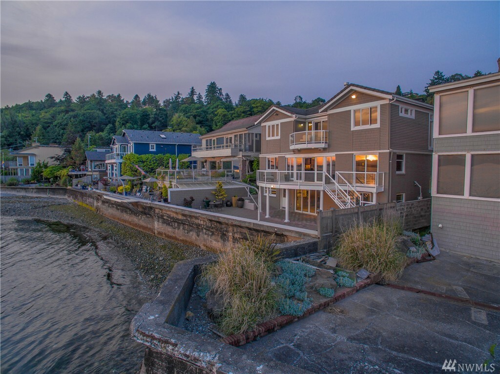 Property Photo:  4807 Beach Dr SW  WA 98116 