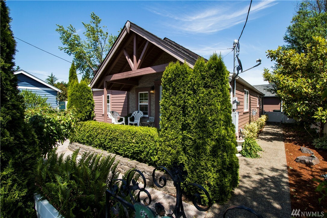 Property Photo: 336 Division St NW WA 98502