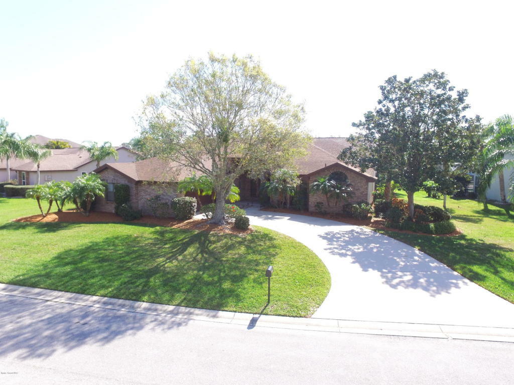 Property Photo: 1042 Spanish Wells Drive FL 32940