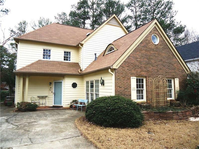 Property Photo: 310 Hickory Walk 30064