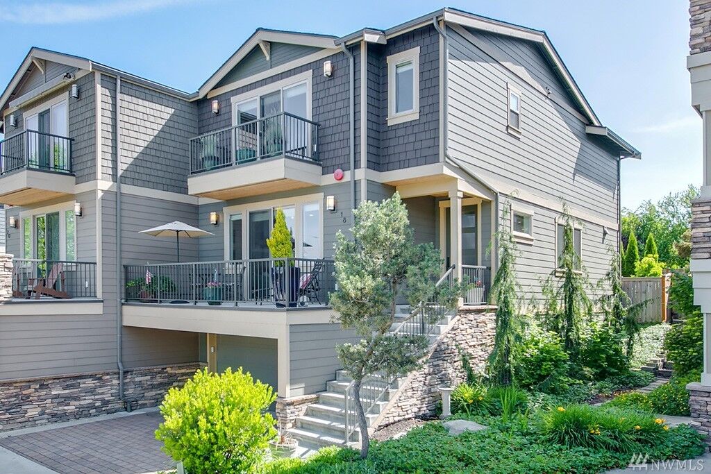 Property Photo: 18 6th St WA 98033