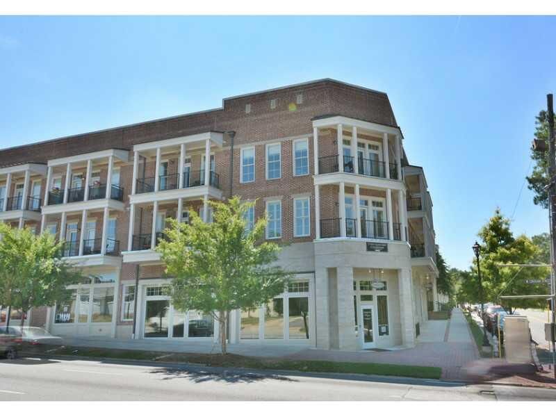 Property Photo:  264 W Crogan Street 302   30046 