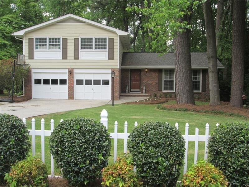 Property Photo:  4198 Longview Drive   30341 