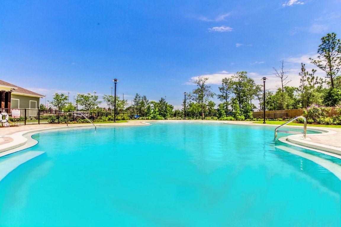 Property Photo: 409 Chickadee Street FL 32539