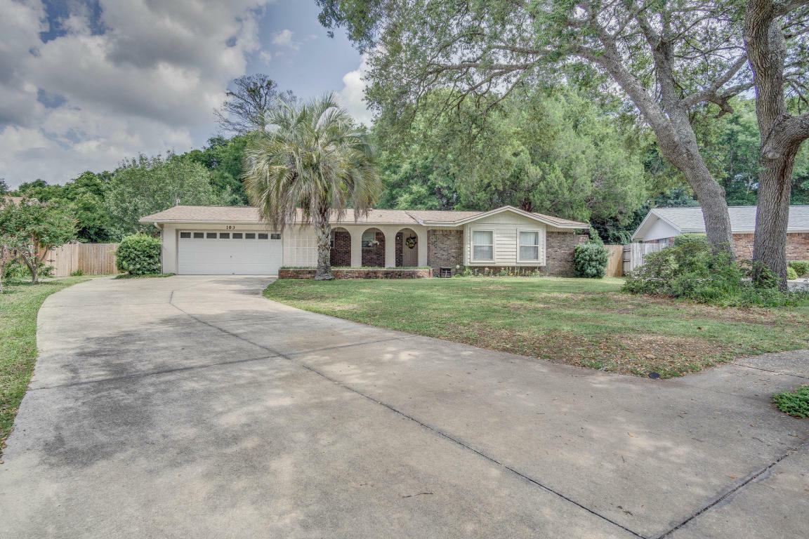 Property Photo:  103 Keller Court  FL 32578 