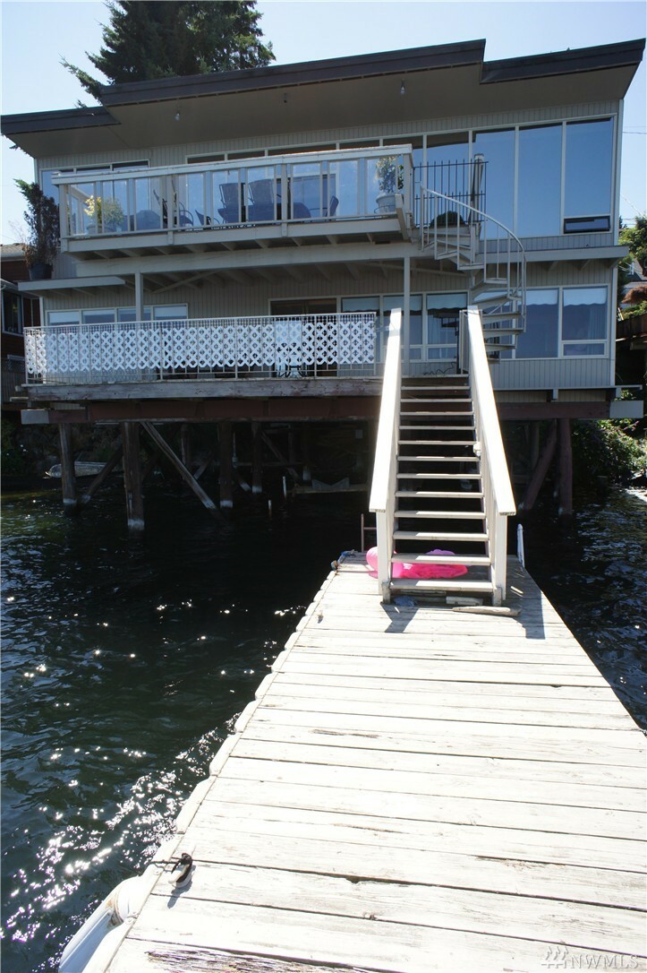 Property Photo: 9924 Rainier Ave S WA 98118