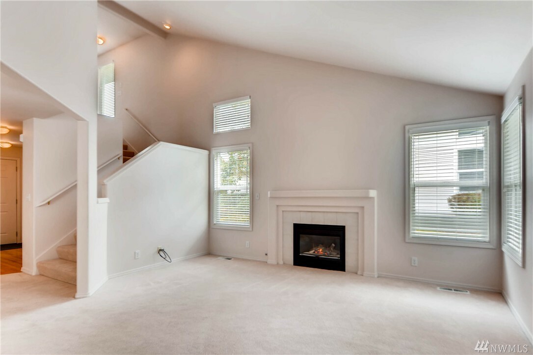 Property Photo: 4719 NE 18th Place A WA 98059