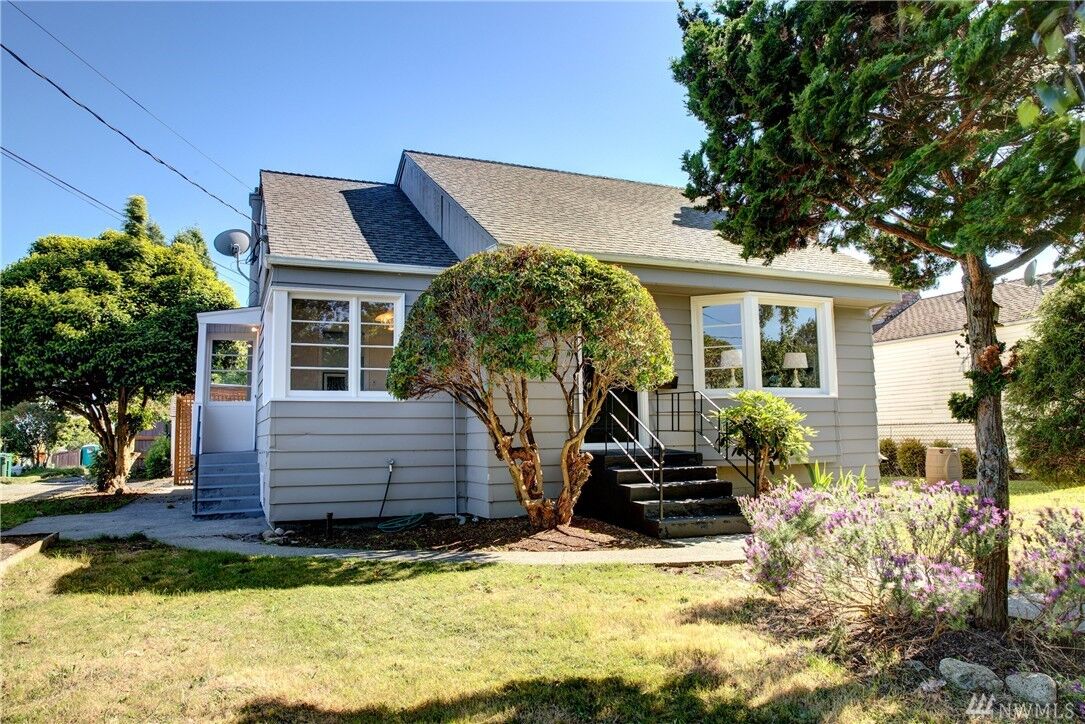 Property Photo: 3015 NW 77th St WA 98117