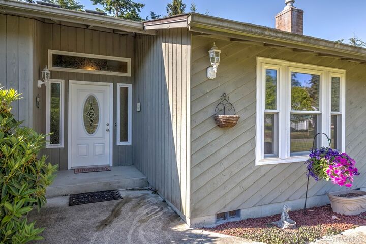 Property Photo: 1836 Brigantine Ct WA 98277