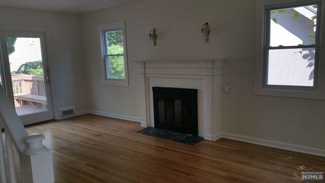 Property Photo:  227 Walton St  NJ 07631 